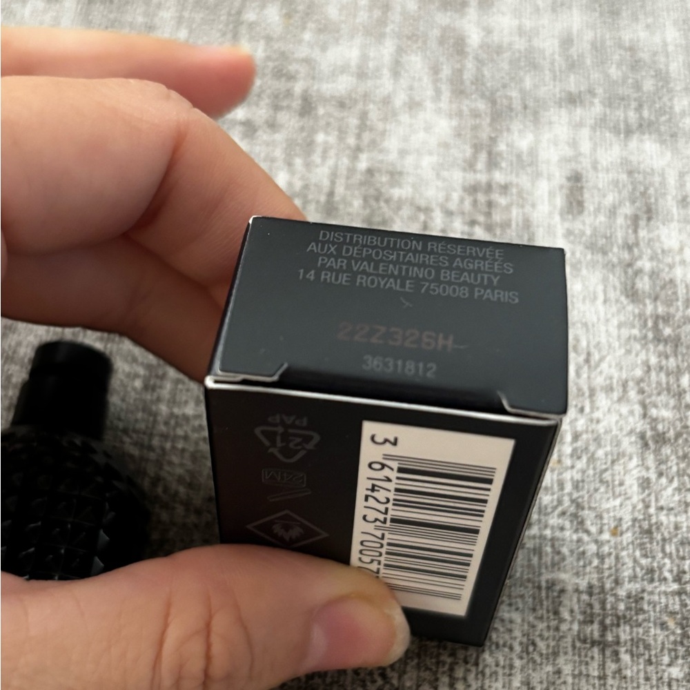 Valentino Uomo Born in Roma EDP TRAVEL SIZE NEW 4ml - Picture 3 of 3